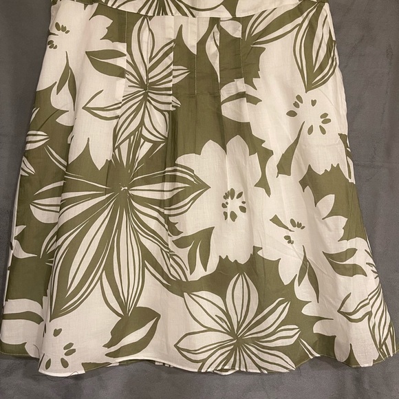 NWT Ann Taylor green and white pleated skirt with side zipper - Picture 2 of 5